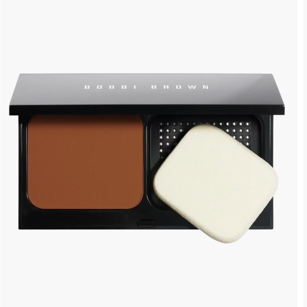 Bobbi Brown Skin Weightless Powder Foundation in Chestnut 9 - Brand New In Box